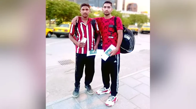فرہاد (بائیں) اور توحید