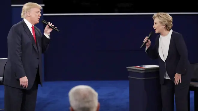 Hillary foi interrompida 51 vezes por Trump durante suas falas, o que levantou debate sobre o chamado "manterrupting"