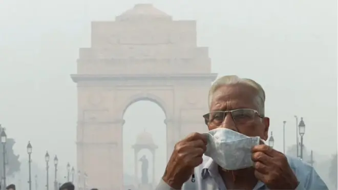 దిల్లీకి కాలుష్యం కాటు.. ఊపిరి పీల్చుకోలేకపోతున్న ప్రజలు