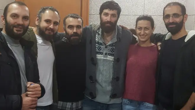 Gazeteciler, mahkemeye çıkarılmadan önce İstanbul'daki Çağlayan Adliyesi'nde