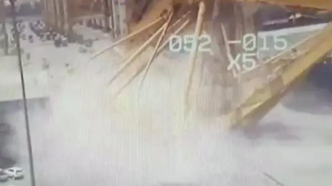 Dubai crane collapses