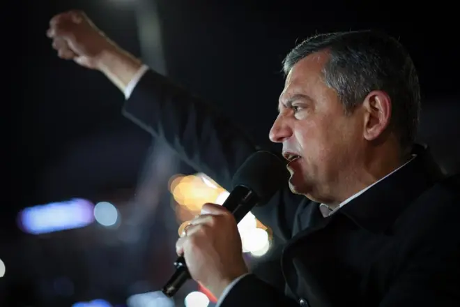 CHP Genel Başkanı Özgür Özel, partisinden istifa eden Keçiören Belediye Başkanı Mesut Özarslan'a tepki gösterdi