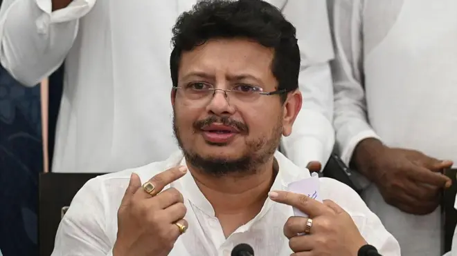 तृणमूल में ऋतब्रत की गिनती ममता बनर्जी के नज़दीकियों में होती थी