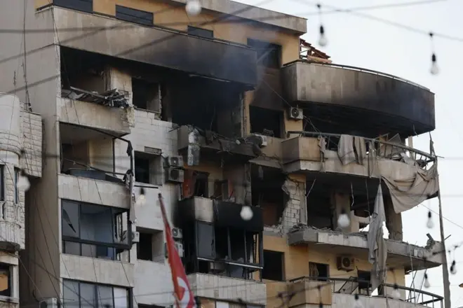 Edifício danificado em Beirute