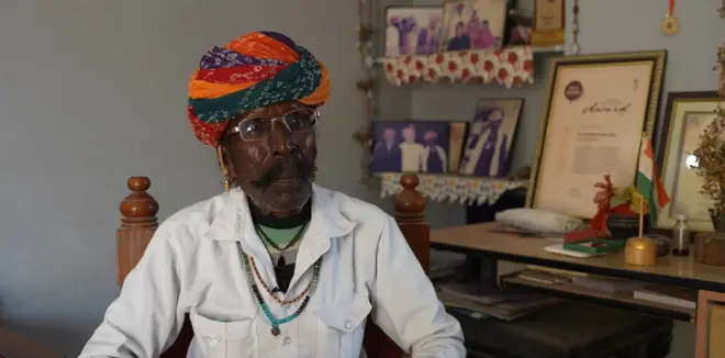 राजस्थान के कालबेलिया समुदाय को अपने मृत परिवार जनों को दफ़नाने के लिए मुश्किलों का सामना करना पड़ता है. इस समुदाय के लोगों ने अपनी कहानी बीबीसी न्यूज़ के साथ साझा की.