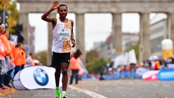 Atileeti Qananiisaa Baqqalaa yeroo maraatoonii Barliinirratti fulbaana 2019 mo'ate