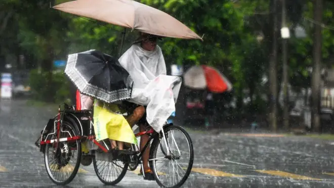 ၂၀၂၃ ခုနှစ်က ရန်ကုန်မြို့တွင်းက မိုးရွာနေချိန် မြင်ကွင်းတစ်ခု။