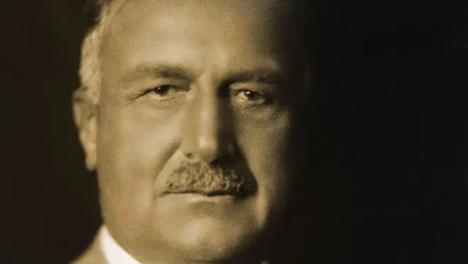 Retrato de Amadeo Giannini close up