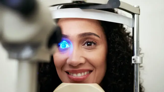 लेसिक करून चष्मा काढायचा विचार करताय? मग हा लेख आधी वाचाच