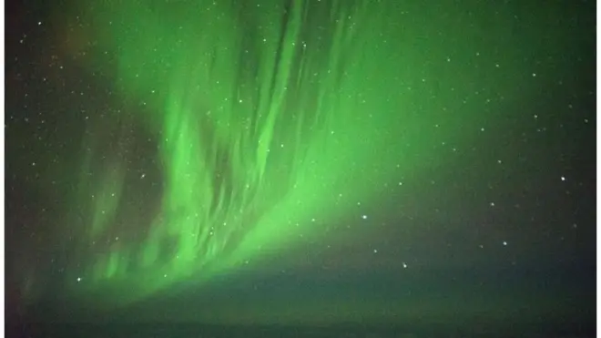 Foto Aurora Australis yang diunggah Ian Griffin di akun Twitter-nya.