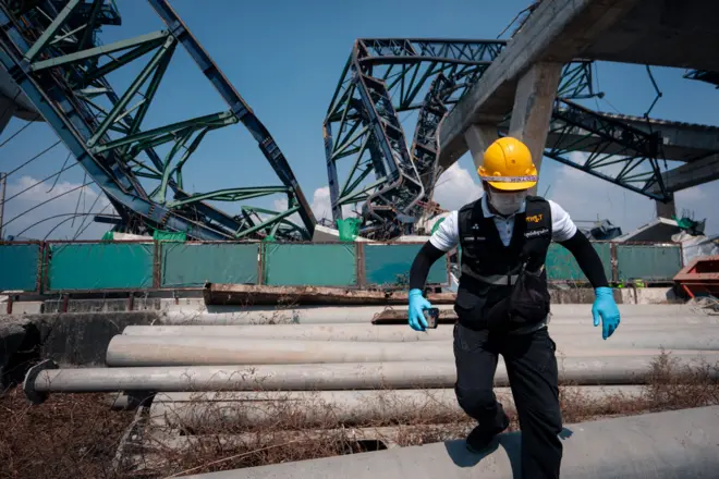 เหตุเครนถล่มที่ถนนพระราม 2 วันที่ 15 ม.ค. 