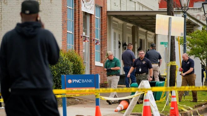 Law enforcement officers at the scene of the shooting in Dadeville, Alabama