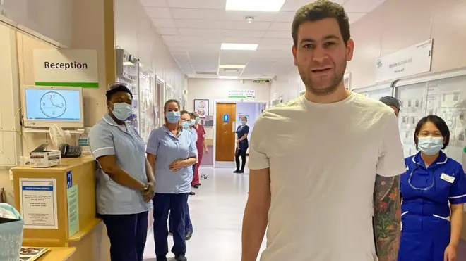 عمر ټېلر شپږ اوونۍ روغتون کې د کورونا وېروس څانګه کې بستر و