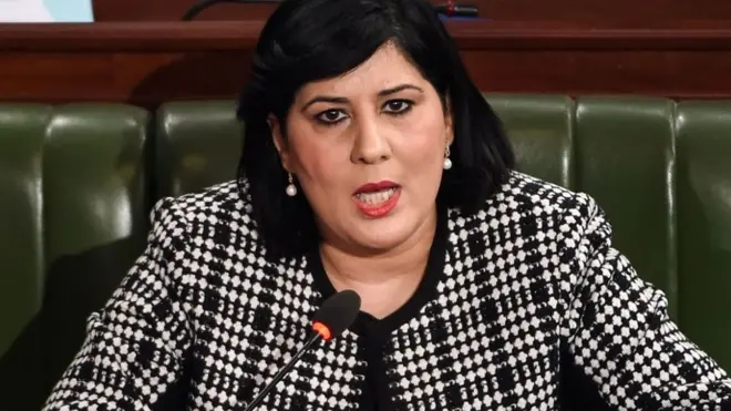 "يا دكتاتورة يا كورونا".. نائبة إسلامية تونسية تشتم نائبة ليبرالية في البرلمان