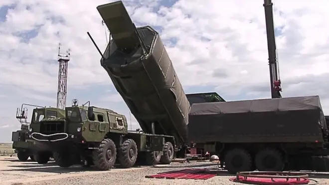 سیستم موشکی هایپرسونیک آوانگارد