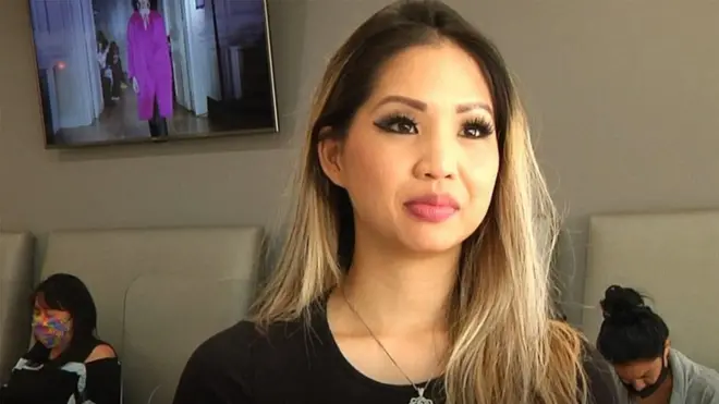 Cô Christie Nguyễn, chủ nhân Studio 18 Nail Bar: "Tiệm tôi nhận khách hẹn cho đến ngày Chủ Nhật là cả 250 người, dự tính có 11 thợ. Thế nhưng hôm nay chỉ có một nửa số đó đi làm."