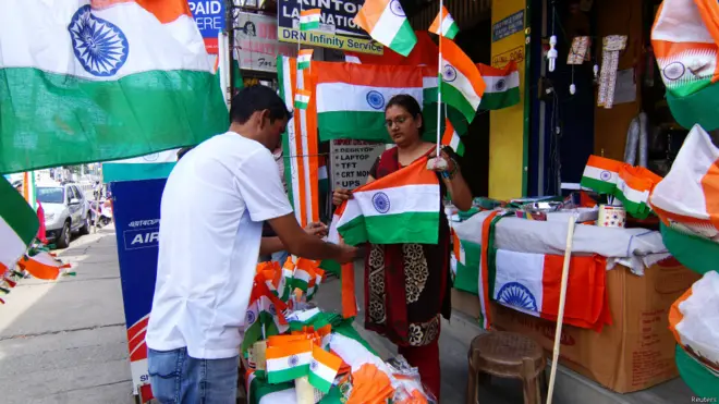 ජනතාව දේශප්‍රේමී හැඟීමෙන් යුතුව කටයුතු කළයුතු බවද අධිකරණය ප්‍රකාශ කළේය