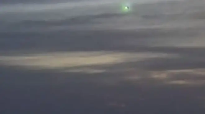 Светящийся объект в небе над Японией