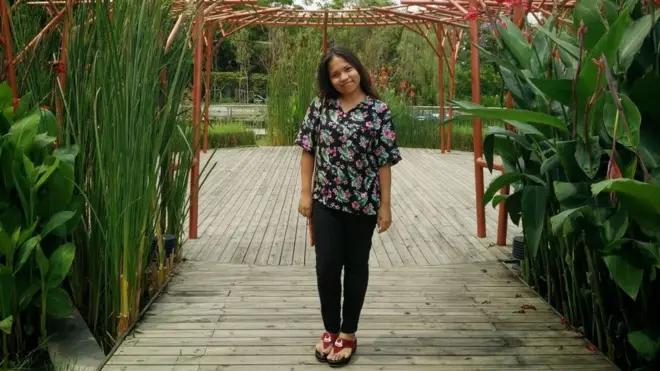 บุ้ง เนติพร เสน่ห์สังคม หนึ่งในสมาชิกกลุ่มทะลุวัง ที่ปัจจุบันถูกคุมขังภายในทัณฑสถานหญิงกลาง กรุงเทพฯ ในคดีในความผิดตามประมวลกฎหมายอาญามาตรา 112