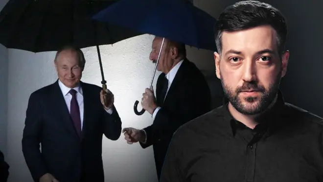 Владимир Путин и Ильхам Алиев с зонтами в руках. Справа фотография журналиста Сергея Кагермазова