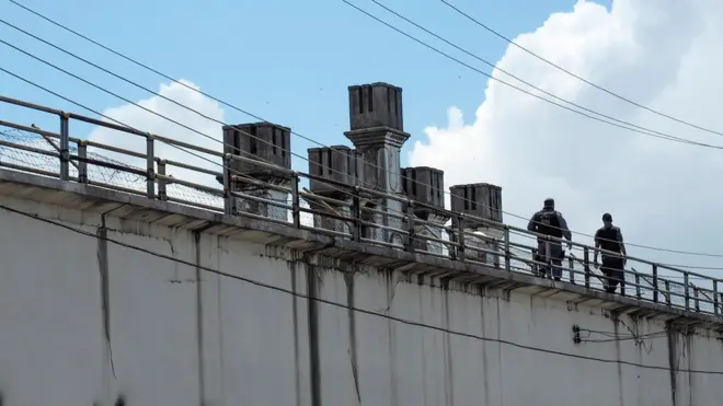 Тюрьма "Видал Пессон" расположена в центре Манауса