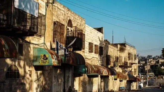 Wapalestina katika Jiji la Kale la Hebroni walifunga madirisha ili kujikinga na ghasia