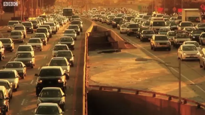 Найнебезпечніші частки - РМ2.5. Вони здатні потрапляти не лише в легені, але й у кров та мозок.