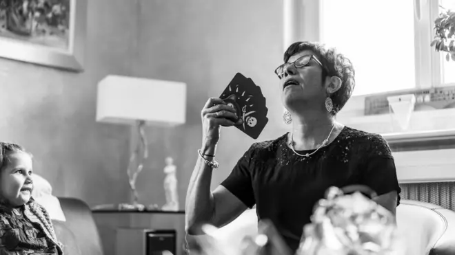 Жінка або тітка