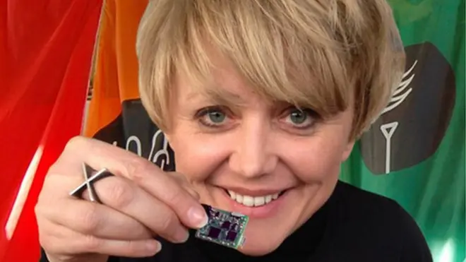 Entre los productos a los que ha dado vida destacan sensores que detectan gestos para hacer música o mapas digitales musicales.