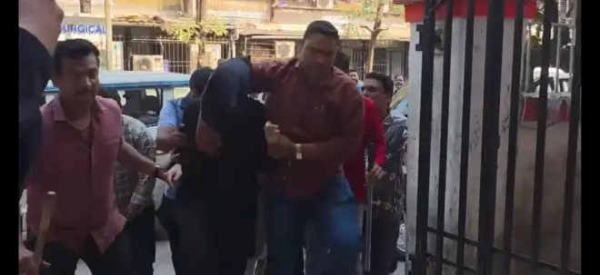 धर्म विचारून दोन सुरक्षा रक्षकांवर चाकू हल्ल्याचं प्रकरण नेमकं काय? 