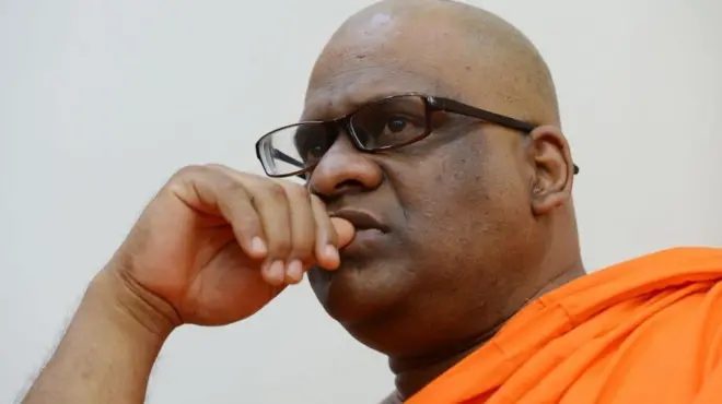 පූජ්ය ගලගොඩඅත්තේ ඥානසාර හිමියන් අත්අඩංගුවට ගෙන අධිකරණයට ඉදිරිපත් කරන ලෙස දන්වා කොළඹ මහේස්ත්රාත් අධිකරණය අද (දෙසැම්බර් 19 වැනිදා) වරෙන්තු නිකුත් කළේය.