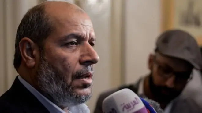 Hamas heyetinden Halil el-Hayya, Kahire'dfeki görüşmeler sonrası gazetecilere konuşuyor