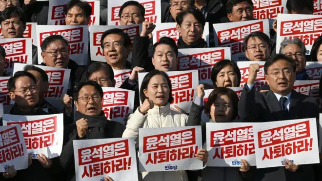 Legisladores opositores