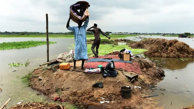 Ìṣẹ̀lẹ̀ omíyalé wọ́pọ̀ l'órílẹ̀èdè Nàìjíríà lásìkò òjò. Ó tí wáye ní ìpínlẹ̀ Ọyọ, Ogun ati Eko nàá.