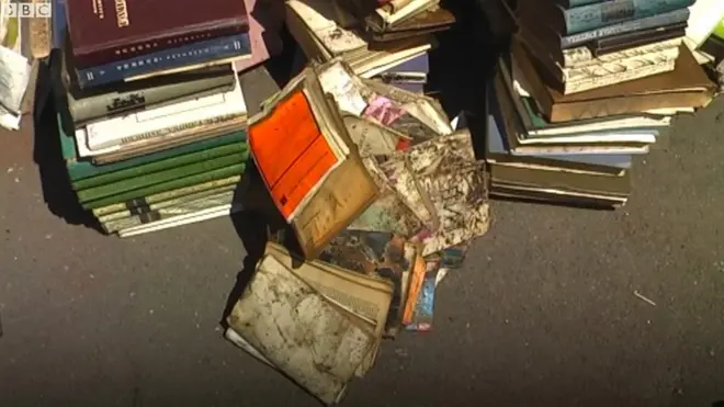 Книги у багні - що сталося з бібліотекою в Чернігові?