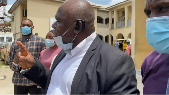 Amofin fun ẹbi Monsurat Ojuade