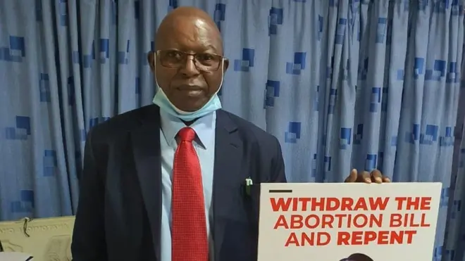 Stephen Karanja ntiyahuriza hamwe na Ekleziya Katorika ku bijanye z'incanco za Covid-19