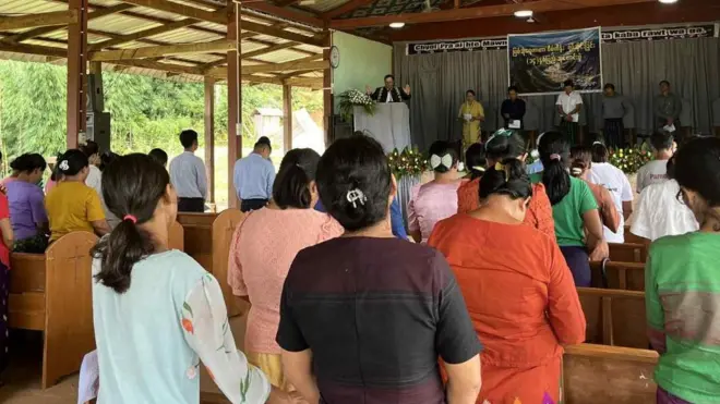 မြစ်ဆုံစီမံကိန်း ထာဝရ ရပ်နားဖို့ ဒေသခံတွေ ဆုတောင်း