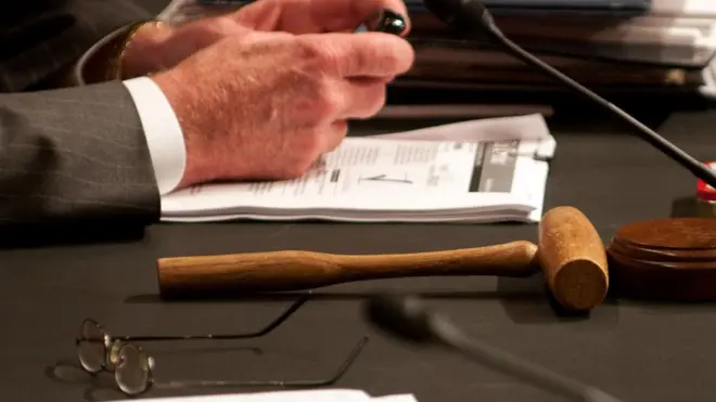 Суд предъявил обвинение по статье: "клевета, соединенная с обвинением лица в совершении тяжкого или особо тяжкого преступления"