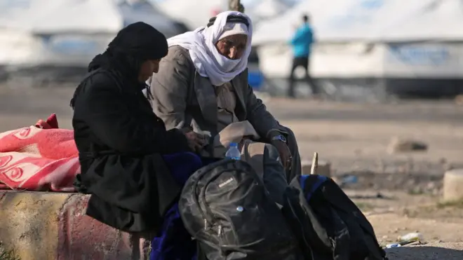 آلاف المدنيين يفرون خشية اشتداد القتال في الرقة