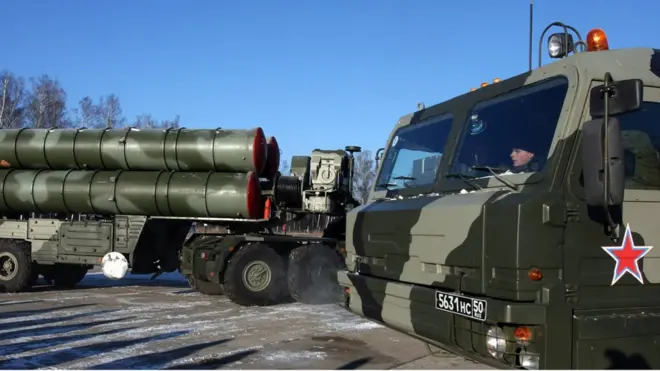 Rusya Devlet Başkanı Putin, Cumhrbaşkanı Erdoğan'la görüşmelerinde de S-400 sisteminin gündeme geldiğini söyledi.