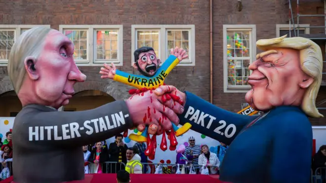 Куклы Путина и Трампа