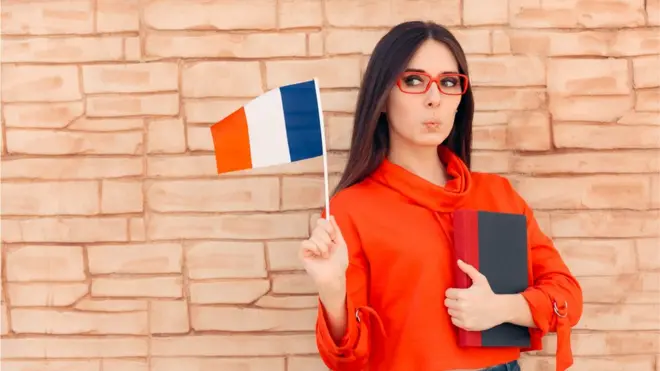 حرب الانجليزية والفرنسية في المغرب والجزائر: من يربح؟