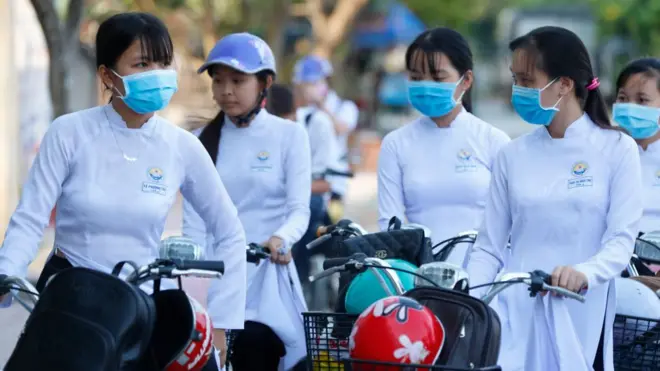 Học sinh Việt Nam chịu nhiều áp lực, và bị cạnh tranh không công bằng dưới hình thức chạy điểm, nâng điểm