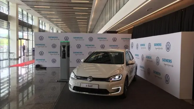 Rwanda ikishirikiana Kampuni ya Volkswagen na Siemens imezindua magari ya kwanza ya umeme
