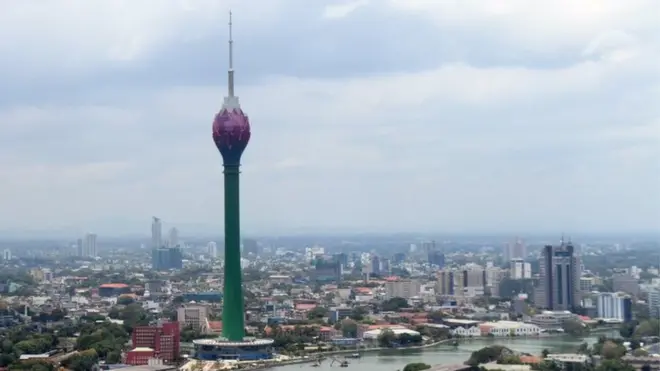 "නෙළුම් කුළුණ"