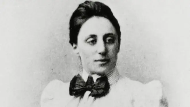 Emmy Noether nació en el senoaposta renata fanuna familia apasionada por las matemáticas.