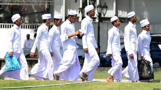 මුස්ලිම් ප්‍රජාව ඉලක්ක කරගත් ප්‍රහාර නතර කරන මේස මන්ත්‍රීවරු ඉල්ලා සිටිති