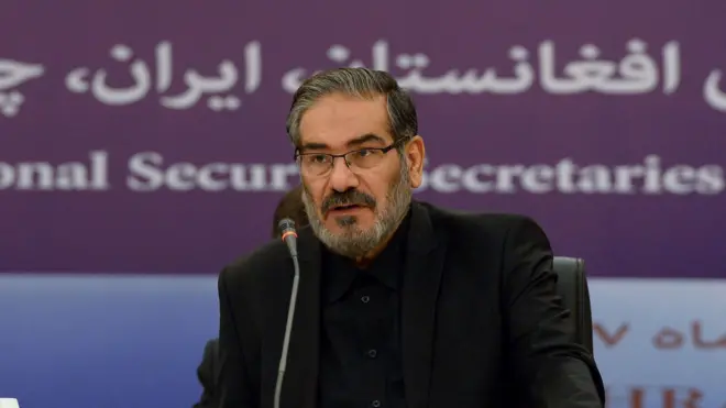 صورة علي شمخاني