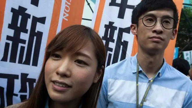 ယောင်ဝေချင်း (ဝဲ)နဲ့ ဆစ်တပ်စ် လွန်း တို့ နှစ်ယောက်က ဘေဂျင်းကို သစ္စာခံဖို့ ငြင်းဆန်ခဲ့ကြ။